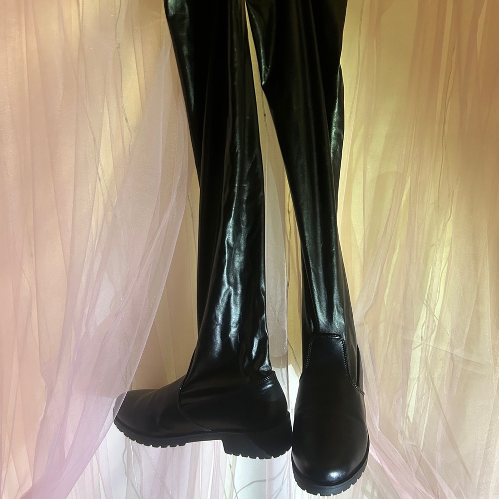 Sleek Black Women's Boots
